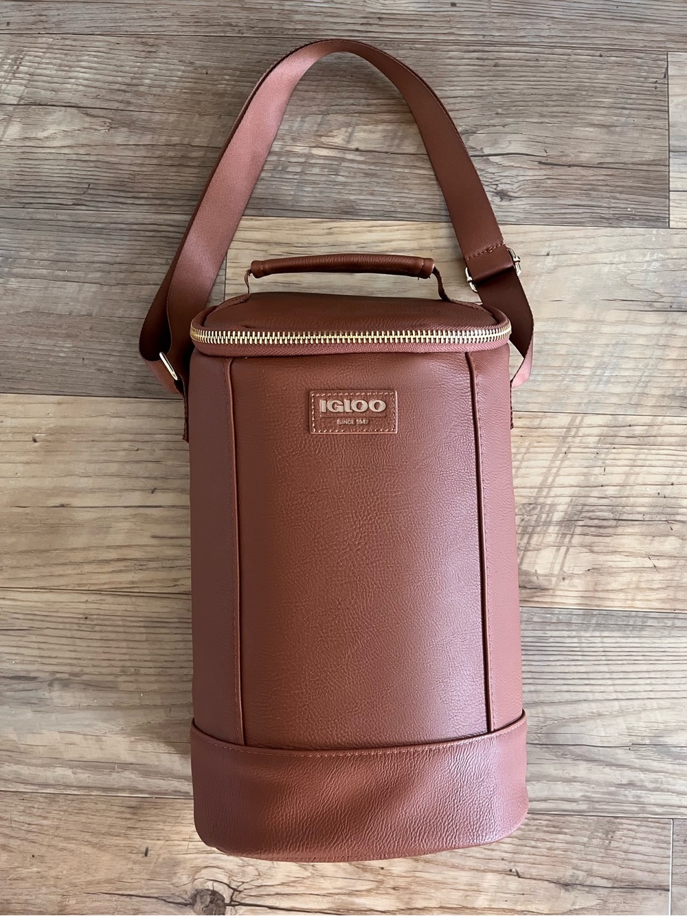 Igloo Luxe Collection Insulated Cooler Bag in cognac- NEW WITHOUT TAGS